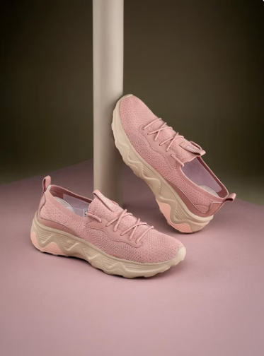 Women’s Low Top Sneakers – Sleek Lace Up Fit Shoes with Bold Patterned Sole for a Standout Look