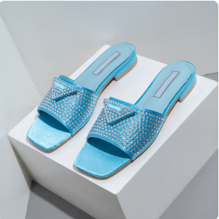 2025 Internet Celebrity Style Rhinestone Triangle Logo Slippers For Women To Wear Outside Flat Slides Women Slippers